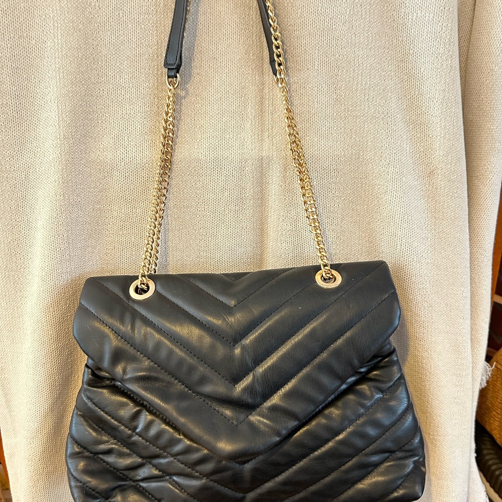 SHEIN Black Quilted Shoulder Bag with Gold Chain